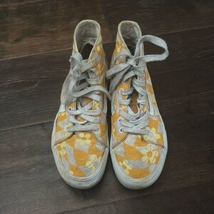 Women’s size 6 platform vans